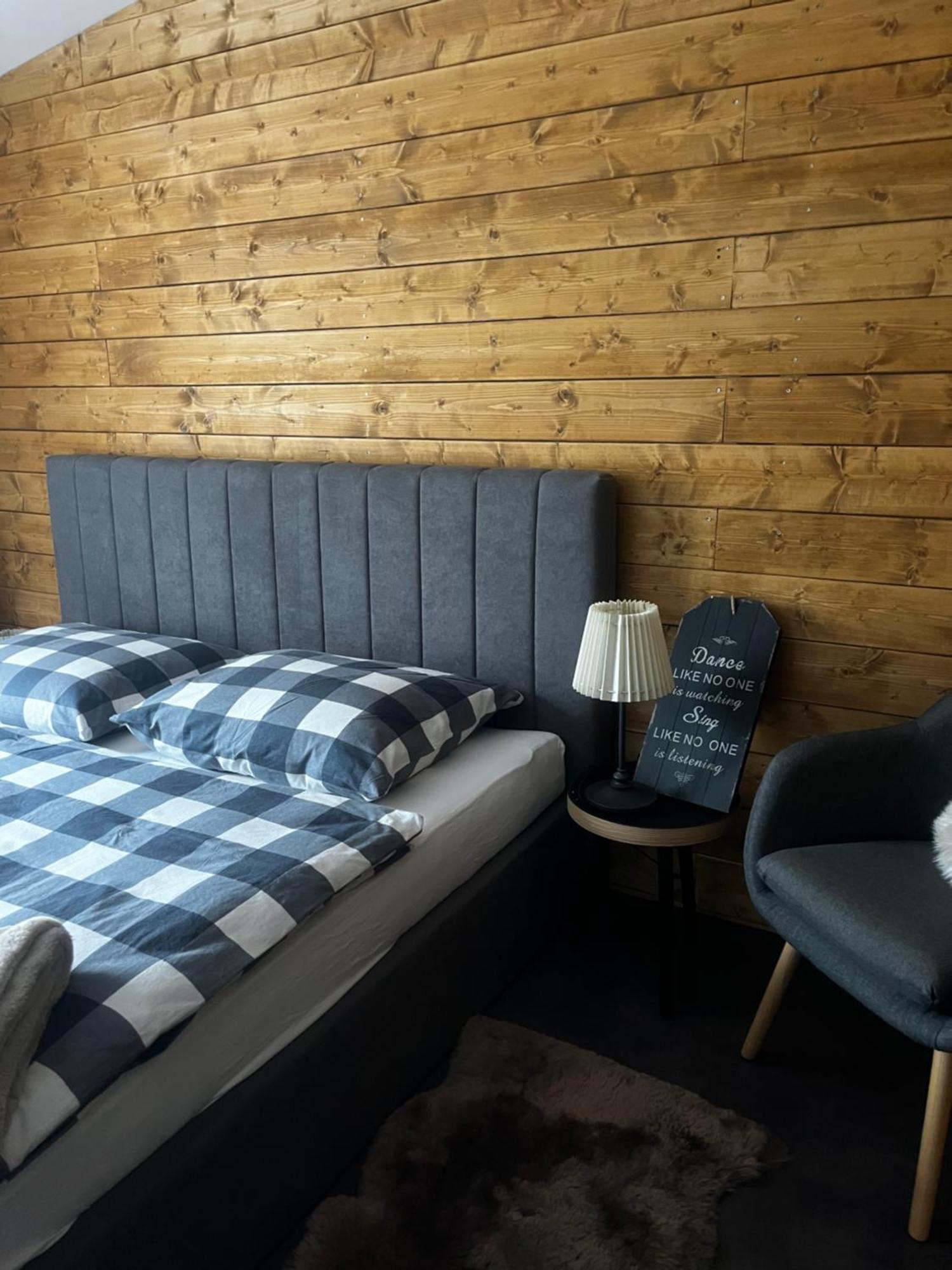 - Ceske Stredohori Apartment *